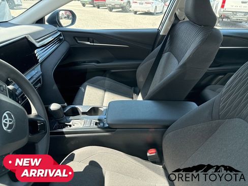 Used 2025 Toyota Camry LE FWD image 10