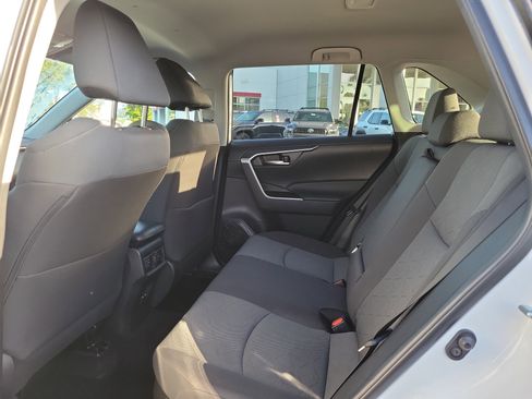 Used 2022 Toyota RAV4 XLE image 10