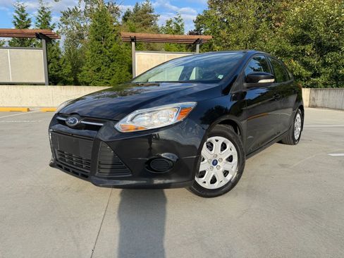 Used 2013 Ford Focus SE FWD image 1