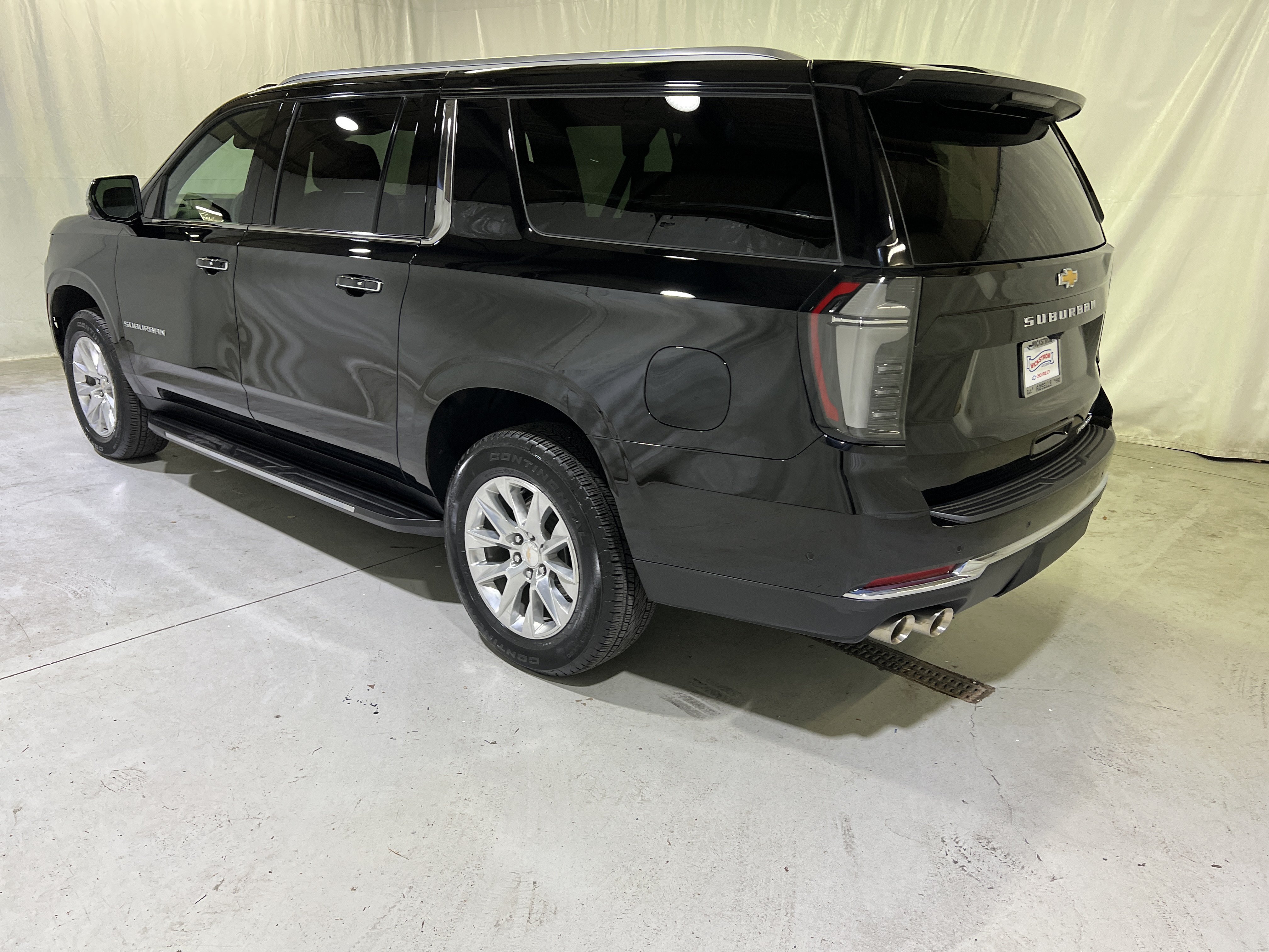Certified 2025 Chevrolet Suburban Premier w/ Max Trailering Package AWD/4WD image 8