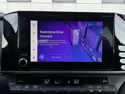 Used 2025 Toyota Camry LE image 28