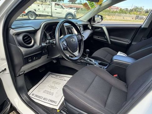 Used 2017 Toyota RAV4 XLE AWD/4WD image 10