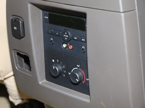 Used 2014 Ford Expedition EL XLT w/ Equipment Group 202A image 14