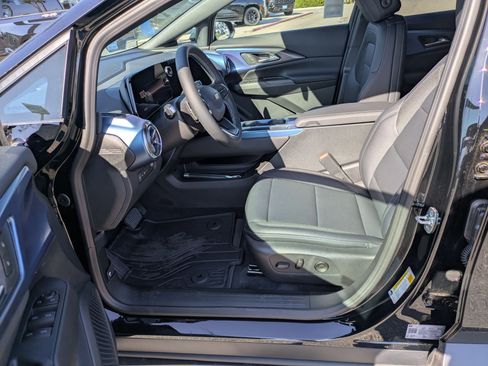 Used 2026 Chevrolet Equinox EV LT image 11