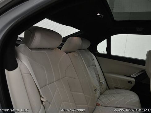 Used 2023 BMW 760i xDrive w/ Executive Package AWD/4WD image 19