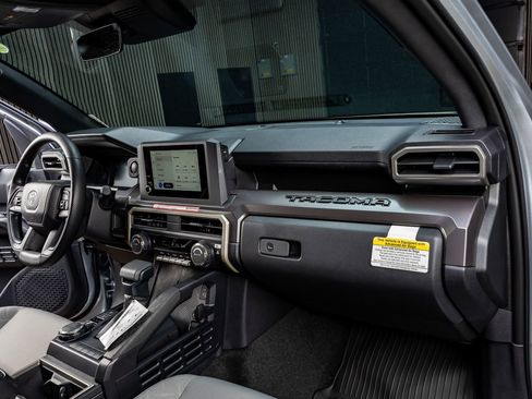 Used 2025 Toyota Tacoma SR5 image 19