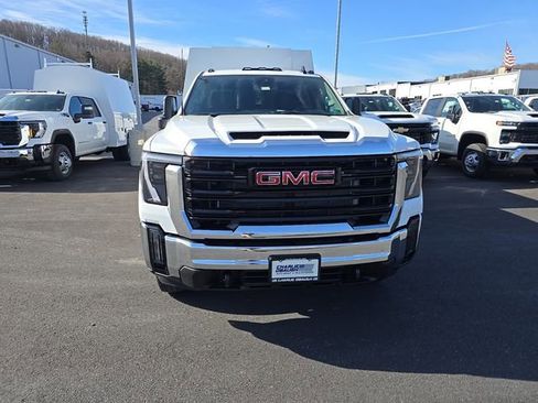 New 2025 GMC Sierra 3500 Pro w/ Convenience Package image 8