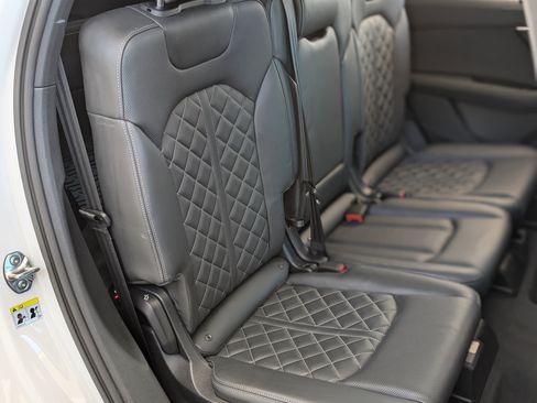 Used 2025 Audi SQ7 Premium Plus w/ Executive Package image 21