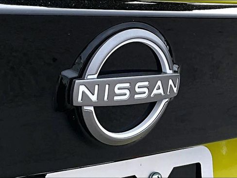 Certified 2025 Nissan Kicks SR w/ Illumination Package image 31