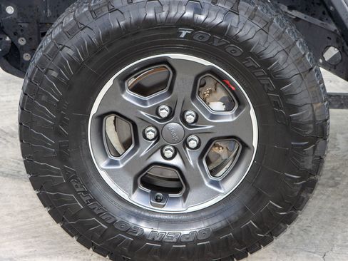 Used 2020 Jeep Gladiator Rubicon w/ Trailer Tow Package image 35