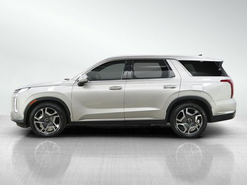Used 2025 Hyundai Palisade Limited AWD/4WD image 2