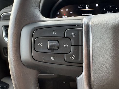 Used 2022 GMC Yukon XL SLT w/ SLT Premium Package image 16