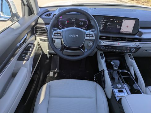 New 2025 Kia Telluride S image 22