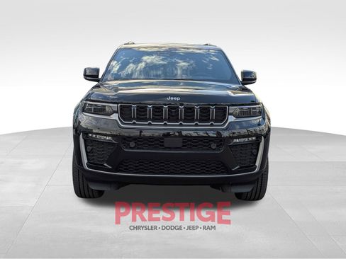 New 2026 Jeep Grand Cherokee Limited w/ Luxury Tech Group II AWD/4WD image 2