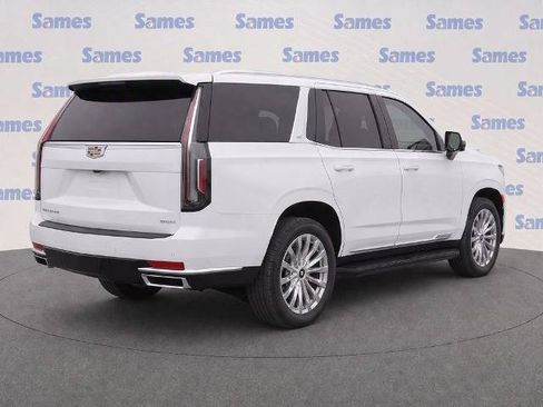 Used 2024 Cadillac Escalade Luxury RWD image 3