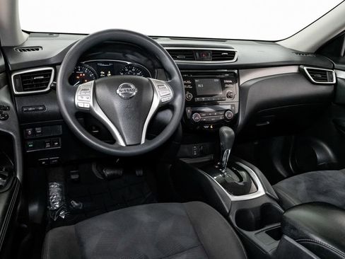 Used 2015 Nissan Rogue SV image 6