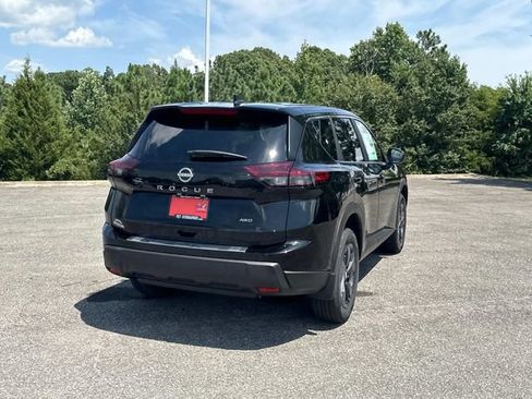 New 2026 Nissan Rogue SV AWD/4WD image 4