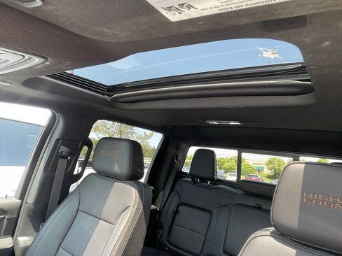 Used 2024 Chevrolet Silverado 2500 High Country AWD/4WD image 24