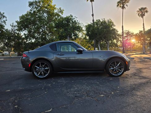 Used 2017 MAZDA MX-5 Miata RF Grand Touring RWD image 4