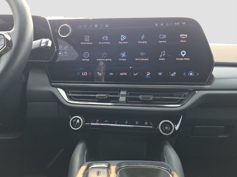 Used 2025 Chevrolet Equinox EV RS FWD image 14