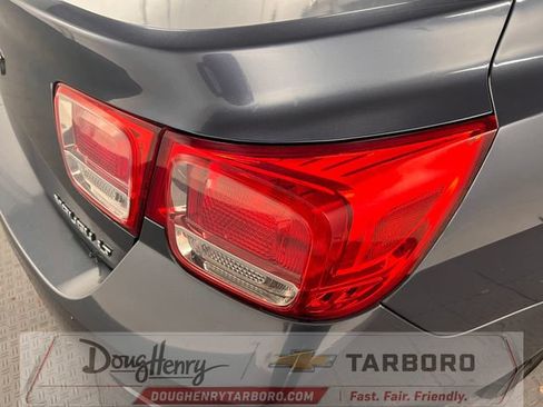 Used 2015 Chevrolet Malibu LT FWD image 16
