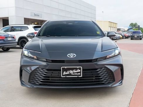 Used 2025 Toyota Camry LE FWD image 9