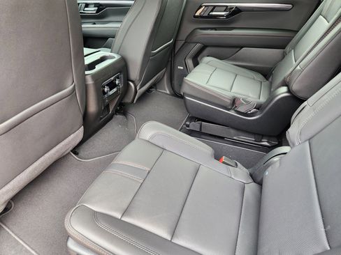 New 2026 Chevrolet Suburban RST w/ RST Capability Package image 23