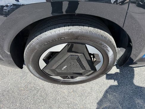 Used 2024 Kia EV9 Land AWD/4WD image 18