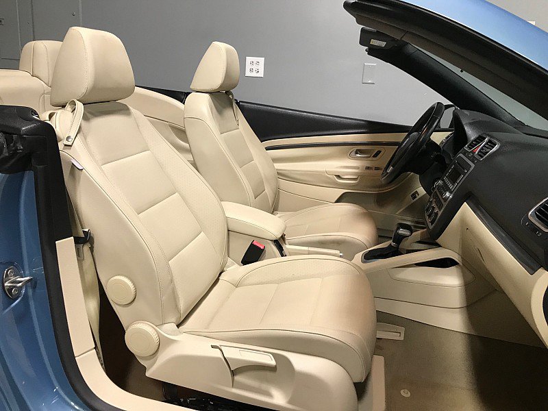 Used 2009 Volkswagen Eos Komfort FWD image 22