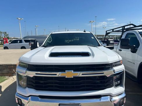 Used 2025 Chevrolet Silverado 2500 LT w/ Convenience Package AWD/4WD image 15