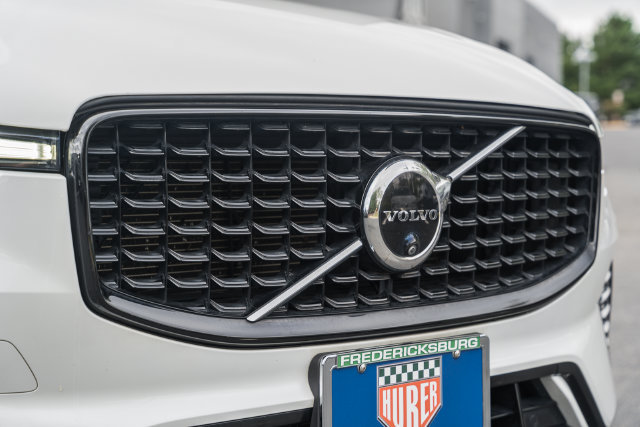 Used 2024 Volvo XC60 B5 Plus w/ Protection Package Premier AWD/4WD image 15