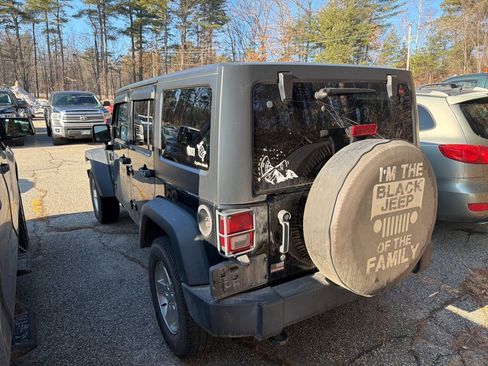 Used 2018 Jeep Wrangler Unlimited Sport S image 2