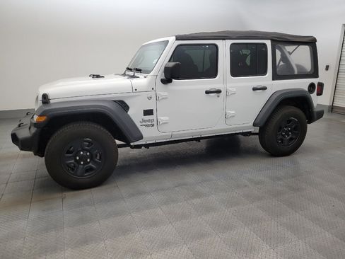 Used 2018 Jeep Wrangler Unlimited Sport AWD/4WD image 2
