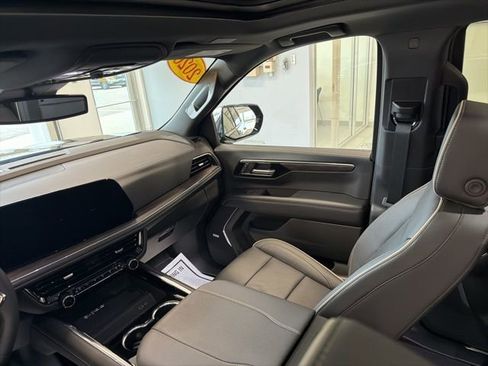 Used 2026 Chevrolet Tahoe Premier w/ Sun And Tow Package AWD/4WD image 39