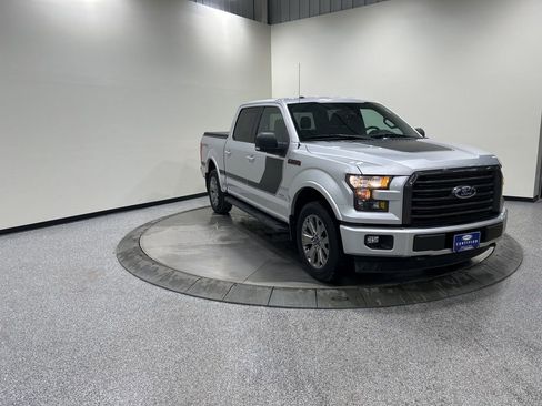 Used 2017 Ford F150 XLT w/ Equipment Group 302A Luxury image 4