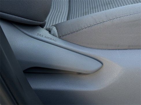 Used 2023 Toyota Highlander LE image 30