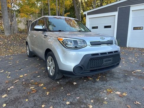 Used 2016 Kia Soul Base image 1