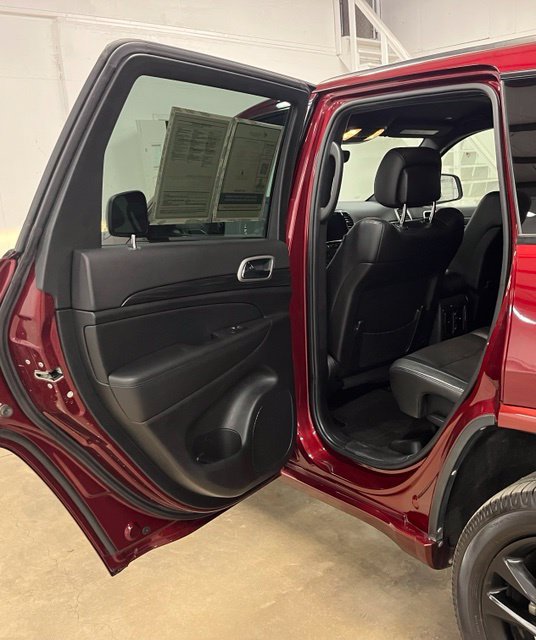 Used 2022 Jeep Grand Cherokee Laredo X AWD/4WD image 23