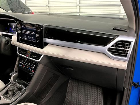 New 2026 Volkswagen Taos SE image 27