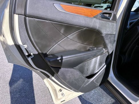 Used 2018 Lincoln MKC Reserve image 13