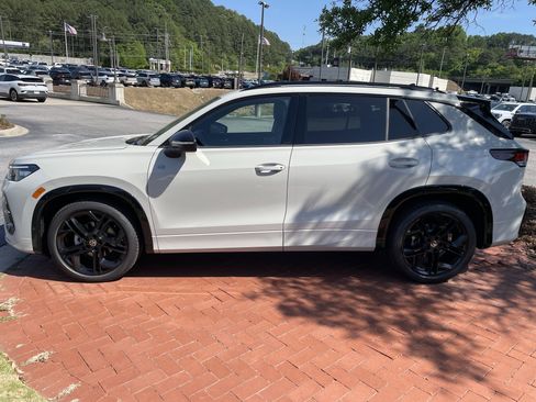 New 2026 Volkswagen Tiguan SE R-Line FWD image 7