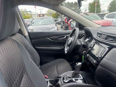 Used 2019 Nissan Rogue S w/ Special Edition Package AWD/4WD image 12