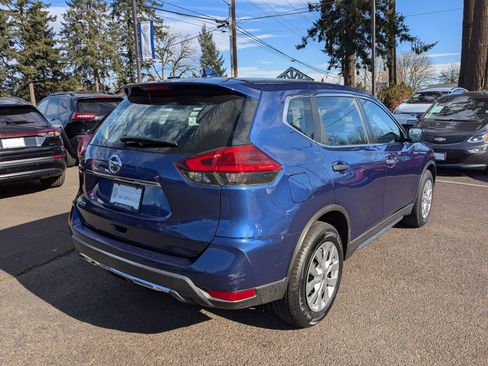 Used 2017 Nissan Rogue S image 5