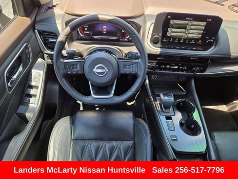 Used 2023 Nissan Rogue Platinum w/ Platinum Premium Package FWD image 16