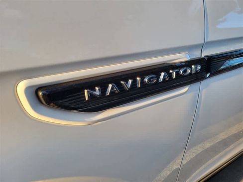 Used 2022 Lincoln Navigator L Black Label image 3