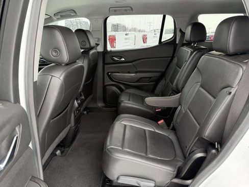 Used 2023 GMC Acadia SLT image 14