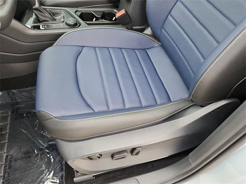 New 2025 Volkswagen Taos SEL image 14