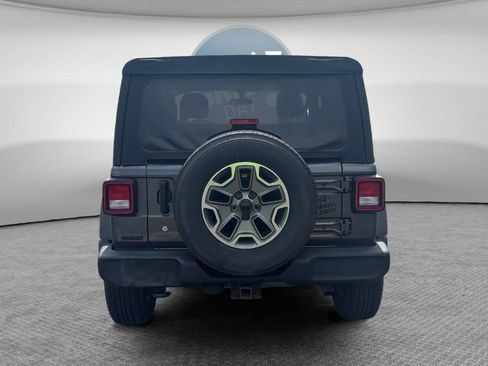 Used 2021 Jeep Wrangler Sport image 5