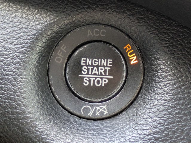 Used 2020 Jeep Cherokee Latitude Plus FWD image 29