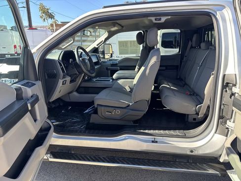 Used 2017 Ford F150 XLT w/ Equipment Group 302A Luxury image 23